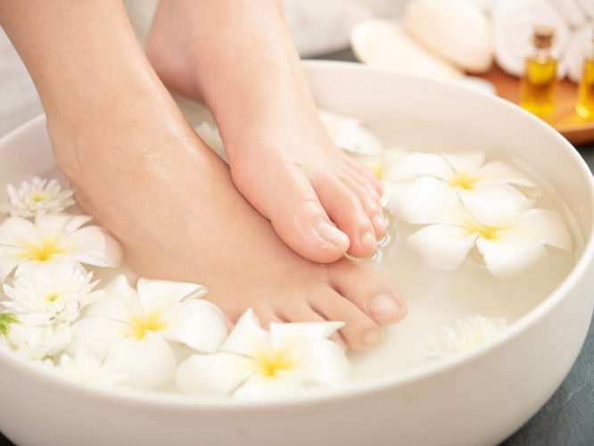 spa-treatment-product-female-feet-hand-spa_1150-37700